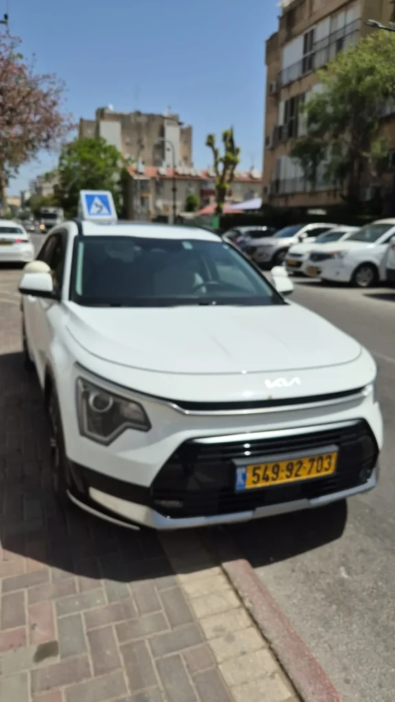 רכב 2 של פרדי בוסידן מורה נהיגה