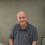 אבי יונגר מורה נהיגה