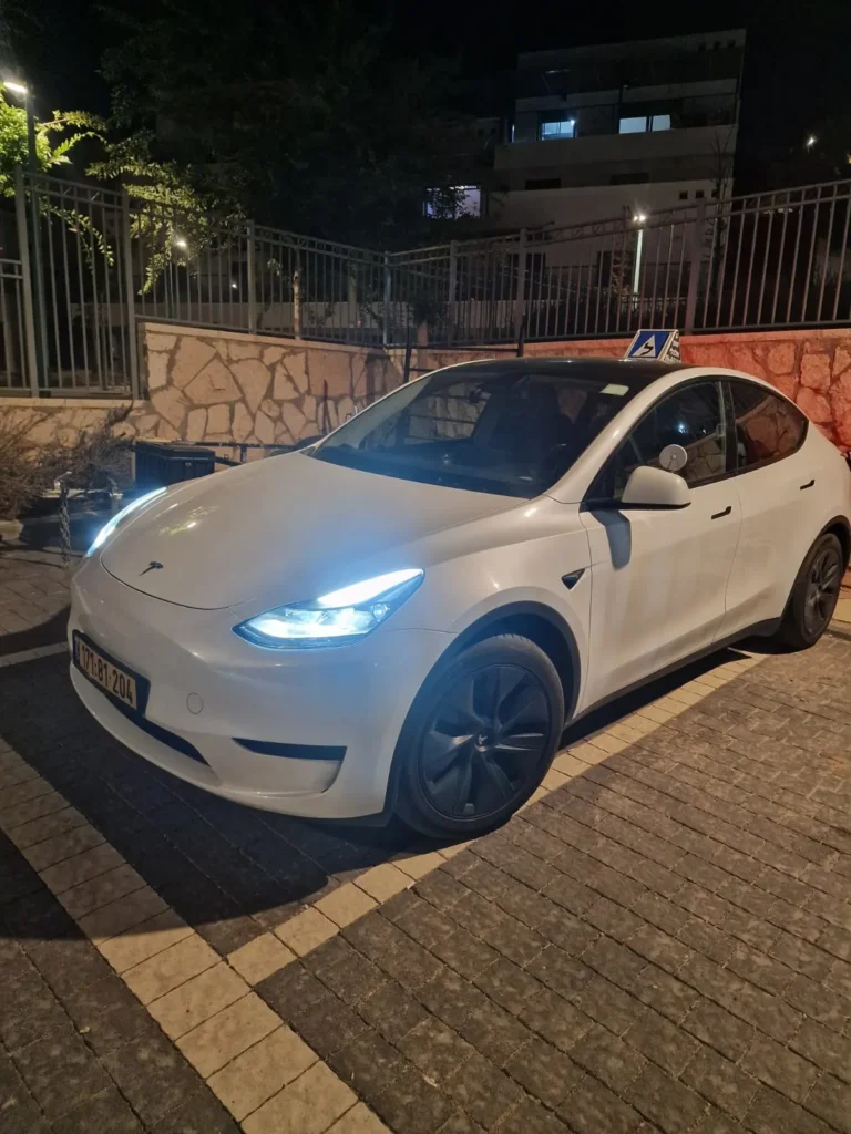 רכב של שמעון אלגלי מורה נהיגה
